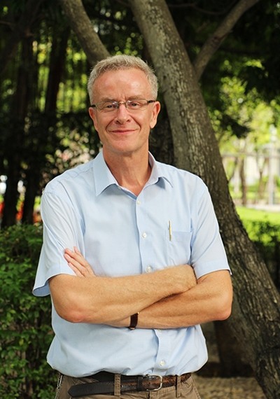 Mahidol University researcher Dr. Mark P. Capaldi is urging the government to improve education and legal migration measures for Southeast Asian children in Thailand illegally.