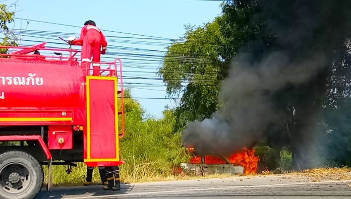 Eakapoj Wiboonsatapornchia is lucky to be alive after dozing off behind the wheel and slamming into a tree in Najomtien.