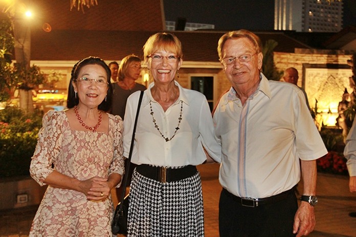 (From left) Radchada Chomjinda with Princess Iris and Hans Günther Müller.