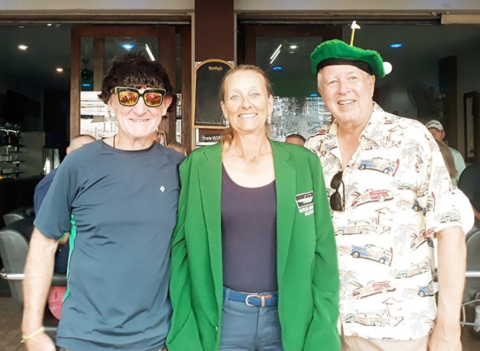 B flight winner Helene Lindberg with John Coetzee (L) and Tip Briney (R).