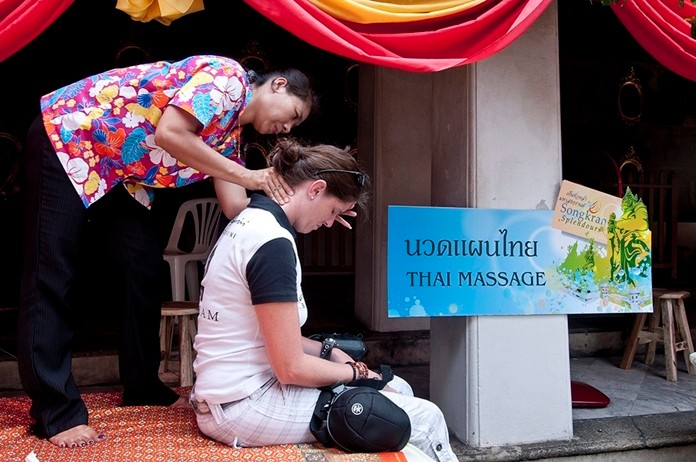 The Activities of Songkran Festival at PhraChetuphonWimolmangklararam