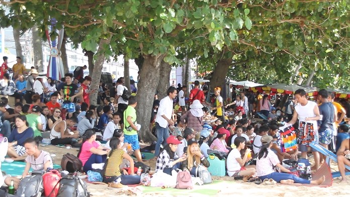 The New Year holidays saw area beaches packed with tourists, bringing in much needed revenue for area businesses.