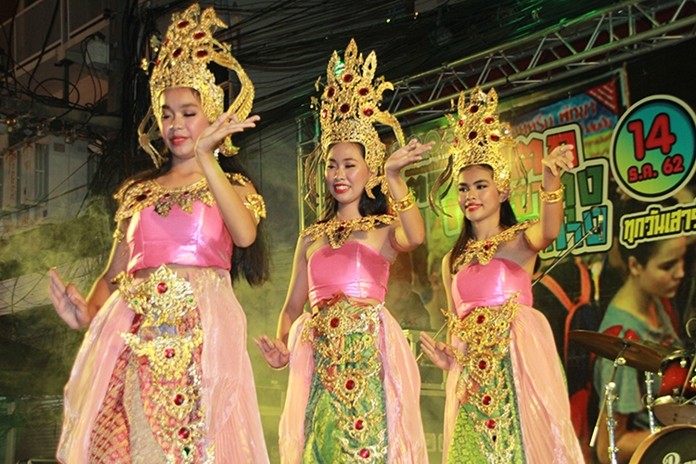 Students from Pattaya’s public schools perform during the annual Naklua Walk and Eat.