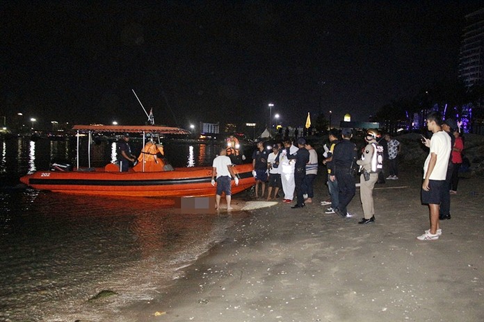 The dead body of an unidentified man wearing a blue shirt and long pants was spotted floating near the Bali Hai pier.