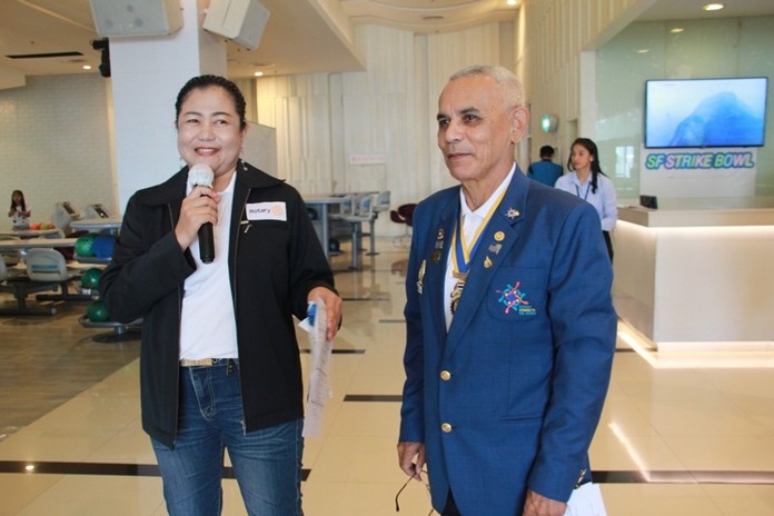 District Governor-Elect Dr. Jareesri Kunsiripunyo and President Capt. Dol Adinan of the Rotary Club of Plutaluang.