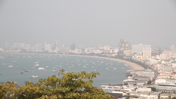 Pattaya has been enveloped in a dusty haze since Jan. 20 with particulate matter 2.5 microns in size or smaller contributing to the pollution.