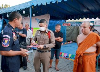 Bangkok man hangs self at Sattahip temple fair