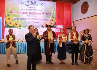 The full cast, Mahannop Panasaratool, Pichaya Kemasingki, Benyapa Pharaksa, Ohmmapat Kaosam-ang, Helene McClellan, Stefan Sanchez with pianist Sara Choi.