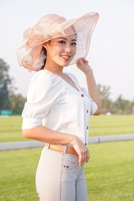 Narisa Kubota won the Best Hat Award.