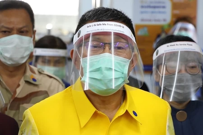 The Governor of KhonKaen, Somsak Changtragul.