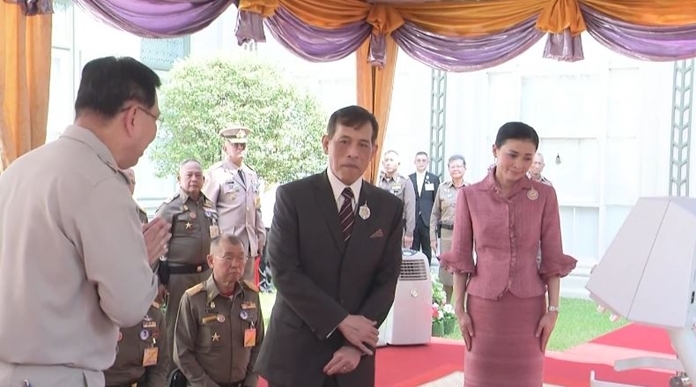 Current coronavirus situation in the country and government’s response to the crisisevidence were presented to Their Majesties the King and the Queen.