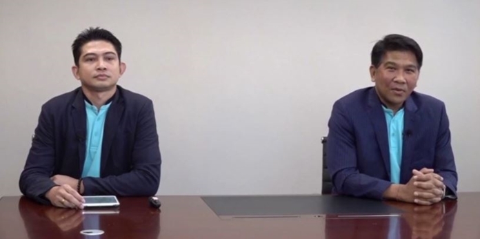 The University of the Thai Chamber of Commerce (UTCC) president, (right) Thanavath Phonvichai.