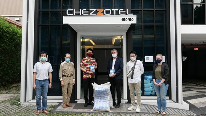 The Ngampiches family has committed to a donation 5000 kgs of rice to the unfortunate people of Pattaya.