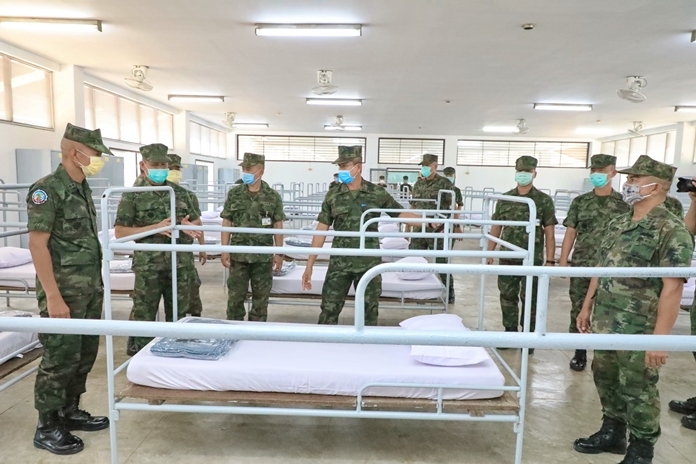 So far they are not needed, but the navy’s Air and Coastal Defense Command is preparing barracks to be used as a field hospital for Covid-19 patients just in case.
