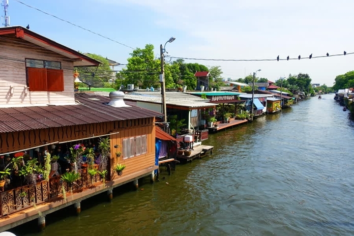 Khlong Bang Luang communitya vibrant destination for art lovers in Bangkok.