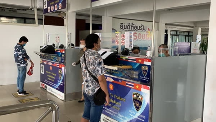 Those crossing the Nongkhai province Thai-Lao border will be allowed to travel to their home province after the completion of their 14-day quarantine period.