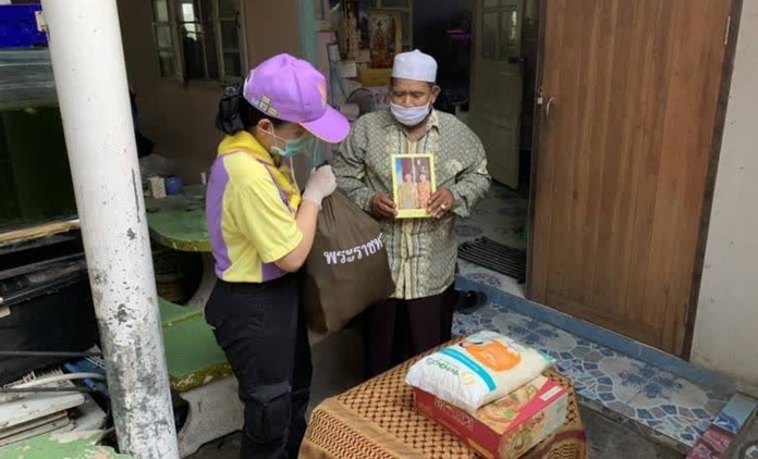 Relief bags were distributed to residents of 26 communities in Bangkok.