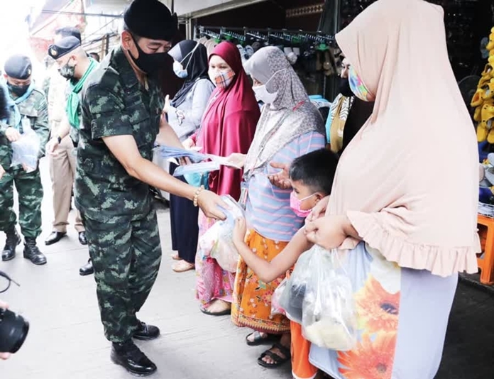 Local authorities continue to provide COVID-19 prevention information to the people during the Islamic month of Ramadan in southern border provinces.