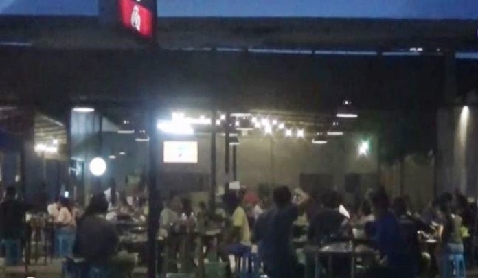 CCSA is assessing the situation in the wake of the first stage of relaxation.In Bangkok, some restaurants were ordered to close after they failed to comply with the regulations.