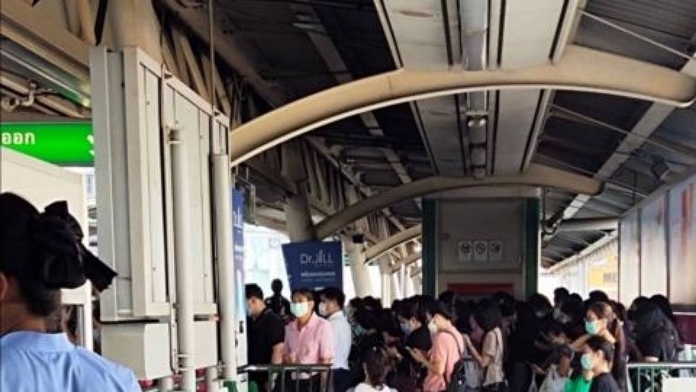 The Rail Department predicted that the number of electric train commuters will rise even more on May 7.