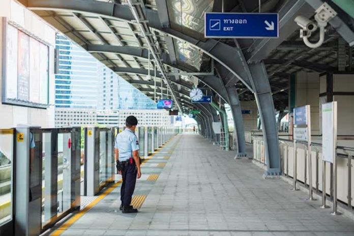 The BTS Skytrain lines officials in Bangkok are closely managing crowding on the platforms with better social distancing in waiting areas.