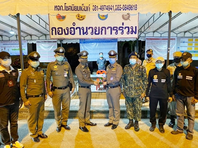 Pol. Lt. Gen. Montree Yimyam checked in on a Pattaya checkpoint for an update on operations and boost the morale.