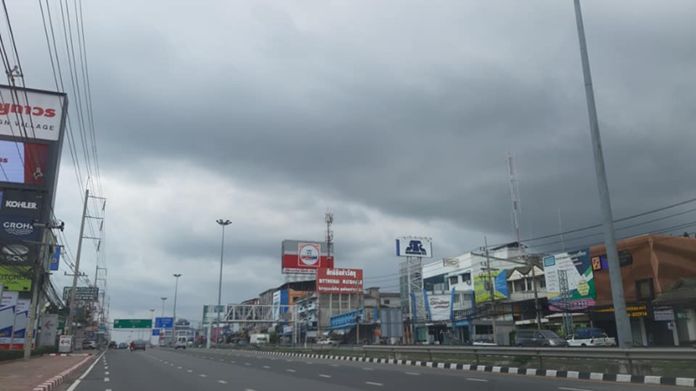 Pattaya cloudy with scattered thunderstorms, max temp 40°C, lightning ...