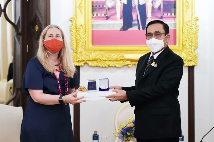H.E. Mrs. Helene Budliger Artieda, Ambassador of the Swiss Confederation to Thailand, pays a courtesy call on Prime Minister and Defense Minister Gen. Prayut Chan-o-chaAt the Ivory Room, Thai Khu Fah Building, Government House.