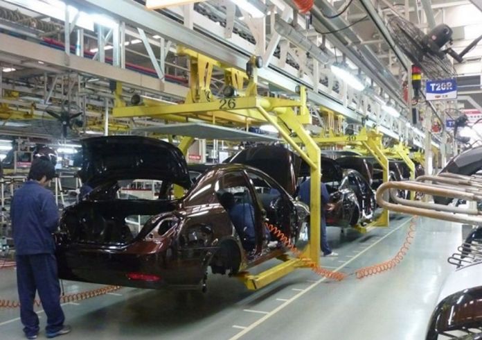 Toyota has resumed two shifts of car production in Samut Prakan and Chachoengsao provinces.