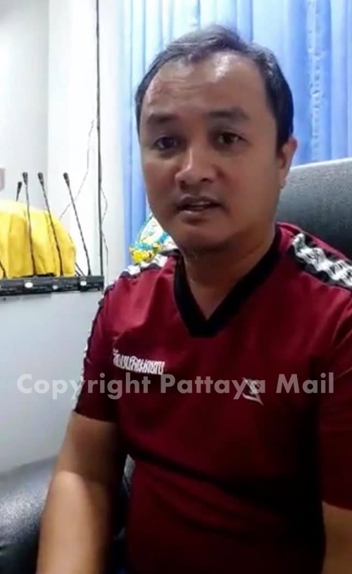 Aumma Subdistrict Mayor Chaiyod Chaiyapruk livestreamed allegations on Facebook that two Banglamung officers demanded bribes from two drug suspects in exchange for their freedom.