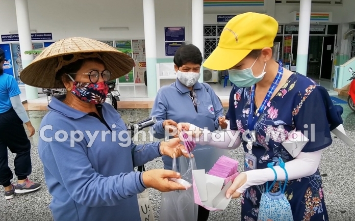 Health workers stressed the importance of emptying buckets of water and spreading abate in puddles to kill mosquito larvae.