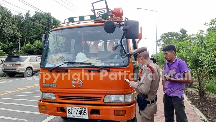 Crane driver Chaiwat Klinruksa said he was parked on the side of the road to perform electrical work.