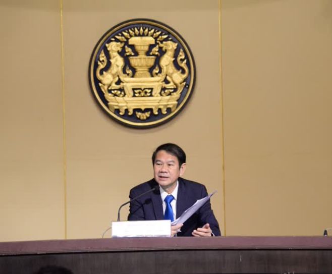 The EEC Policy Committee meeting discussed a proposal to allow business persons from certain countries to enter Thailand.