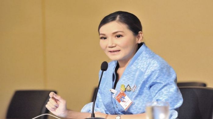 Government spokeswoman, Narumon Pinyosinwat.