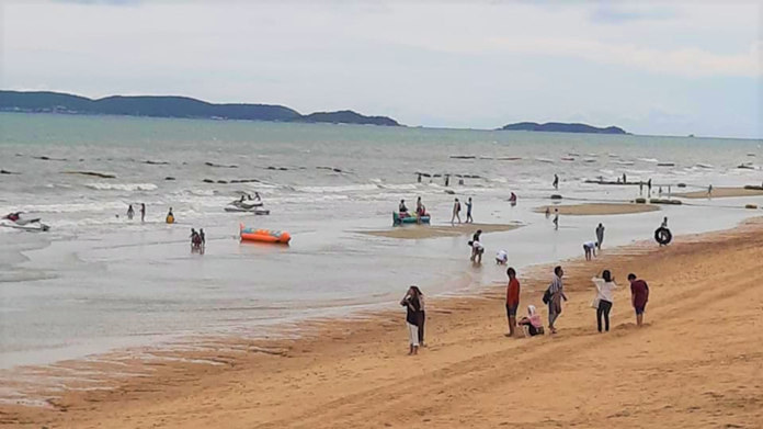 The Ministry of Public Health asked for the cooperation of business operators and facility service providers to consider the suitability of activities to ensure safety of the people.