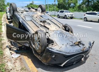 2 hurt in single-car accident in Sattahip