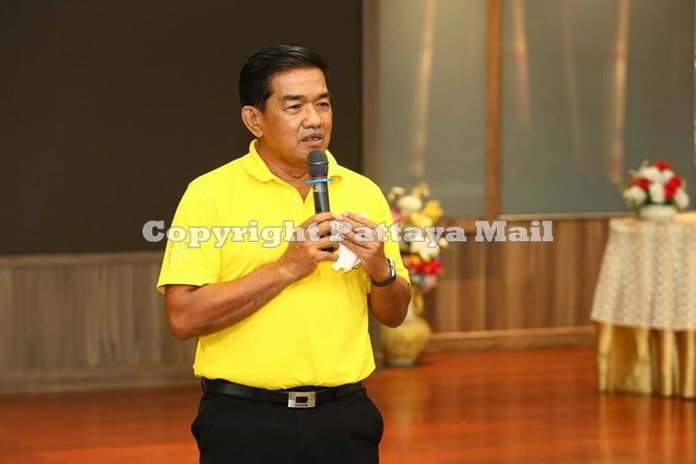 Manote Nongyai, Pattaya Deputy Mayor chaired the meeting to discuss the location of stations and other facilities along the track.