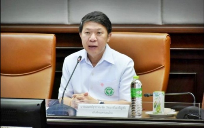 The Director-General of the Disease Control Department, Dr. Suwanchai Wattanayingcharoenchai.