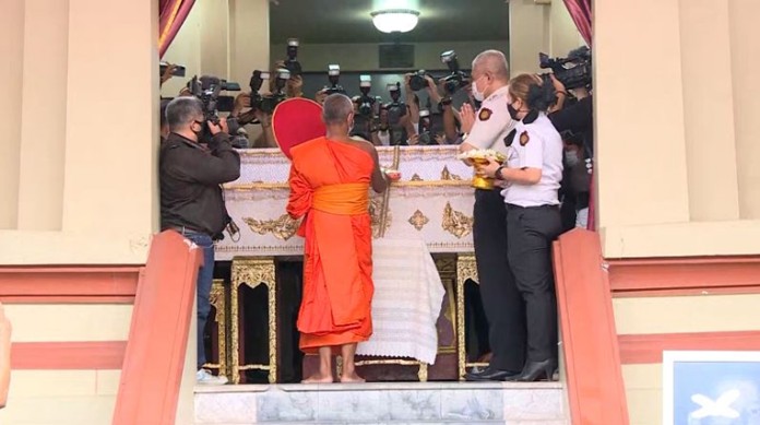 The Department of Corrections organized the cremation for Si Quey at a Buddhist temple in Nonthaburi province on Thursday.