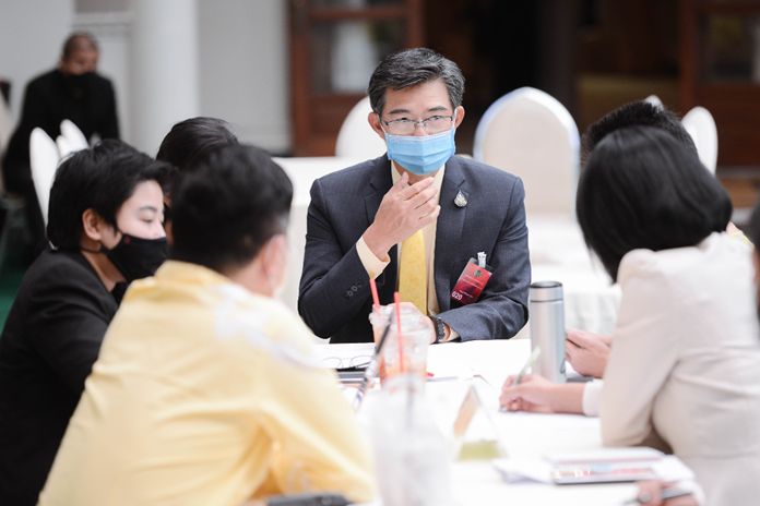 Dr. Taweesin Visanuyothin, spokesman of the Centre for COVID-19 Situation Administration (CCSA).