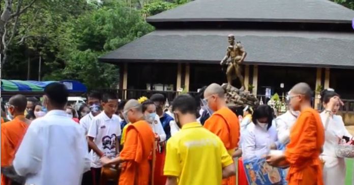 A commemorative ceremony was held at Tham Luang - Khun Nam Nang Non National Park in Chiang Rai, to pay the community’s respects to Lt Commander Saman Gunan, who lost his lifeduring the rescue mission two years ago.