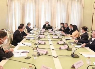 Thai Prime Minister meets economic advisors for COVID-affected SMEs reliefs