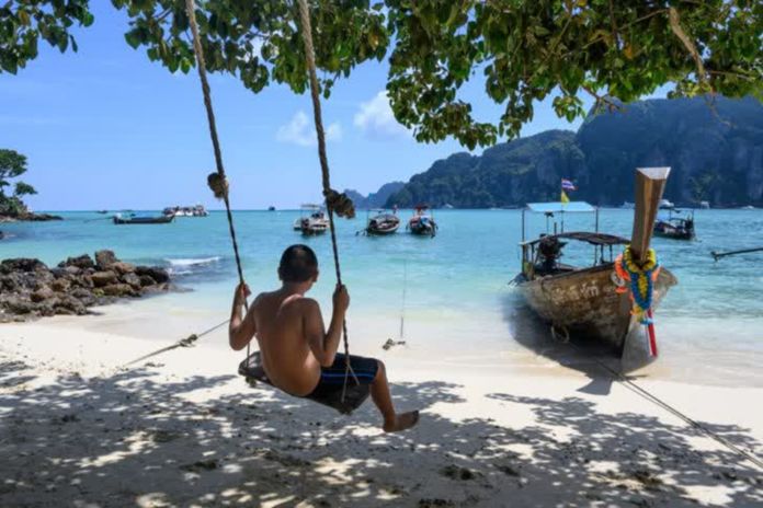 The most effective way to recover tourism in Thailand is through the ‘Travel Bubble’ project designed to draw foreign tourists from countries with good control of COVID-19, said UTCC.