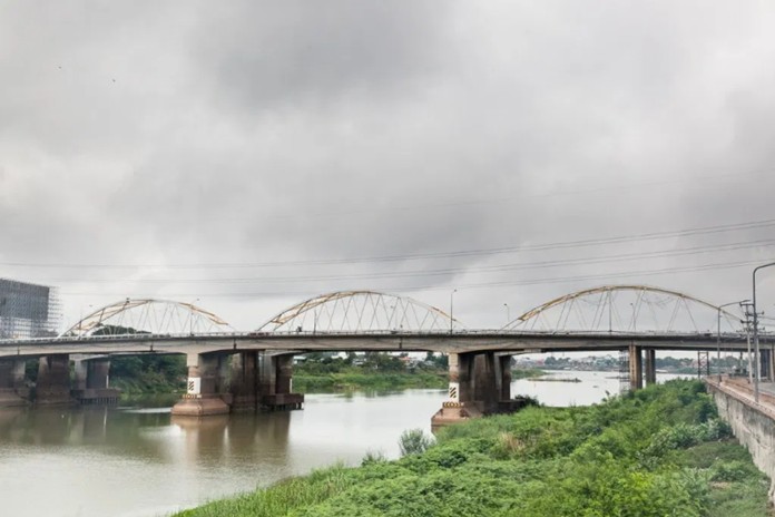 Dechatiwong Bridge