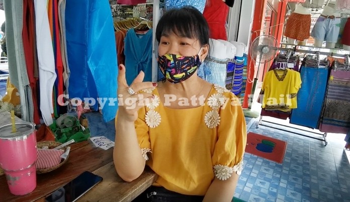 Sonthaya Sribanyen, owner of the Poo Boutique, said that it is traditionally the time of year when Thais wear blue coloured clothing to show their love and devotion to HM Queen Sirikit the Queen Mother.