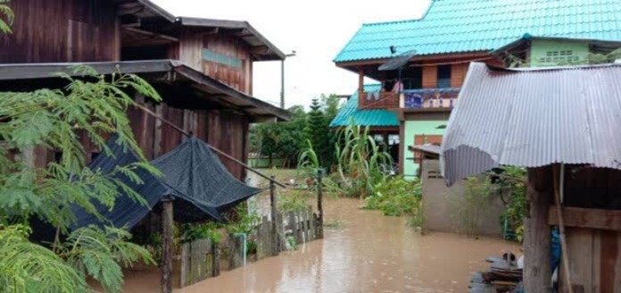 Water levels in the Nan River and peripheral streams have rapidly increased and overflowed into riverside villages.