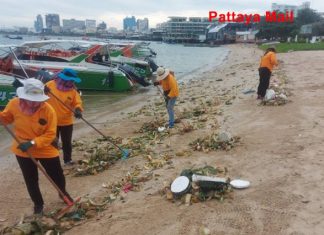 Quick cleanup restores Pattaya beaches after busy Loy Krathong