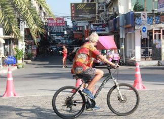 Thai economy not yet hit bottom; SMEs and tourism sector in liquidity shortage