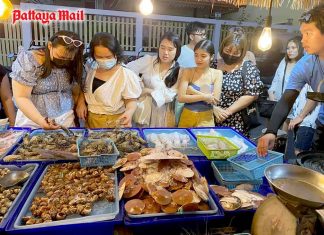 Seafood sells big on Pattaya’s Koh Larn Island over holiday