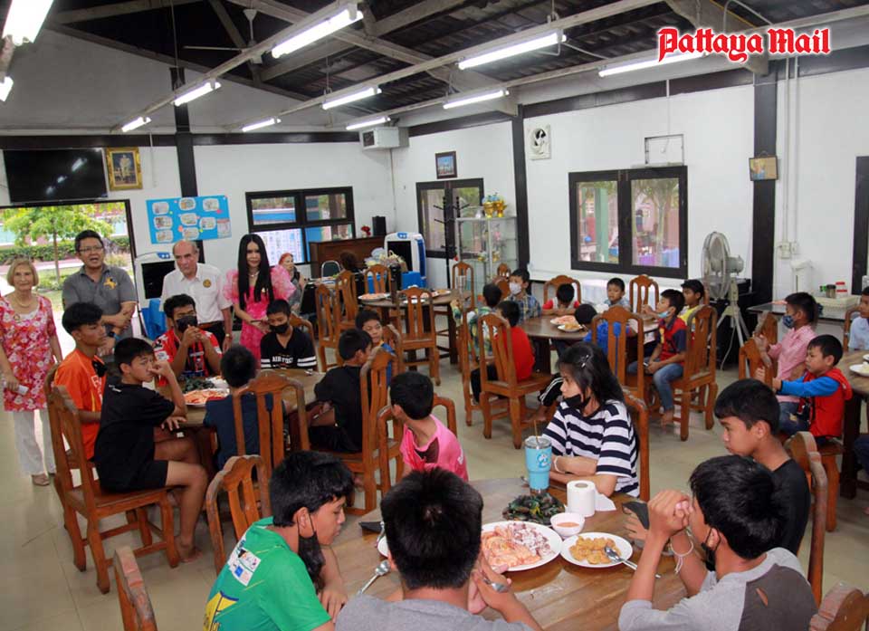Dolphin Pattaya Rotarians celebrate children’s birthdays at CPDC